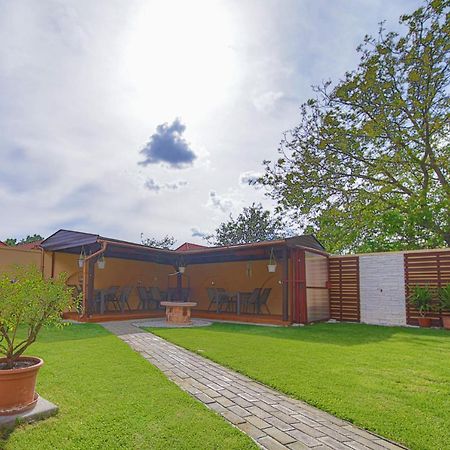 Kalvin Utcai Apartmanok Hajduszoboszlo Exterior photo