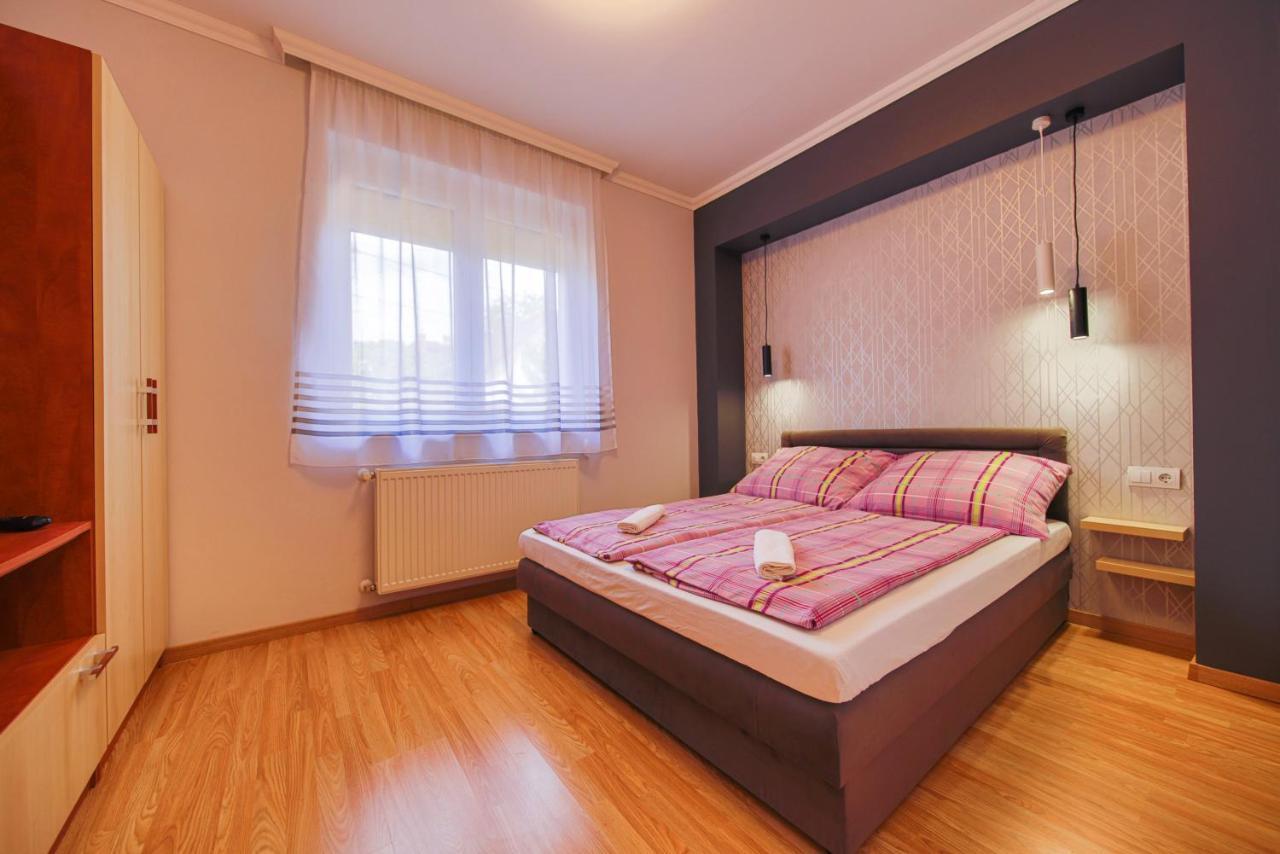 Kalvin Utcai Apartmanok Hajduszoboszlo Exterior photo