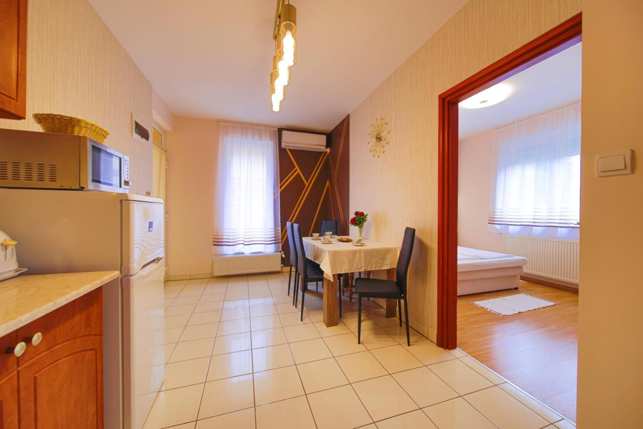 Kalvin Utcai Apartmanok Hajduszoboszlo Exterior photo