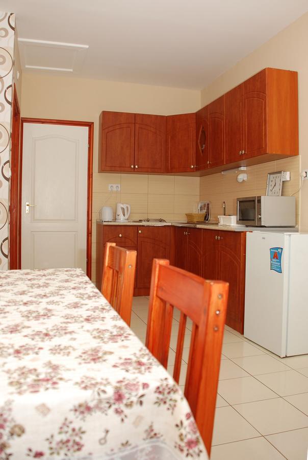 Kalvin Utcai Apartmanok Hajduszoboszlo Exterior photo
